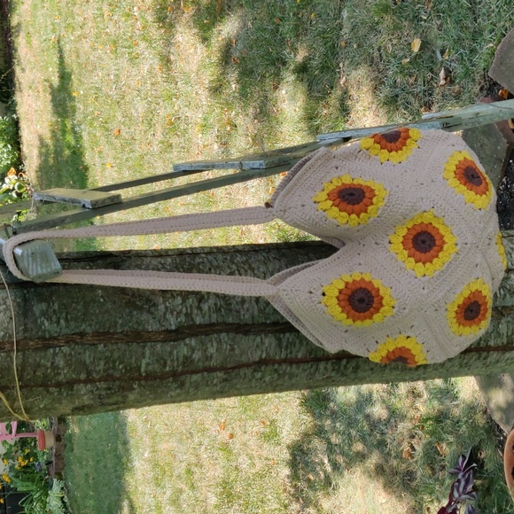 Handmade Crochet sunflower design Shoulder Bag - Picture 12 of 17